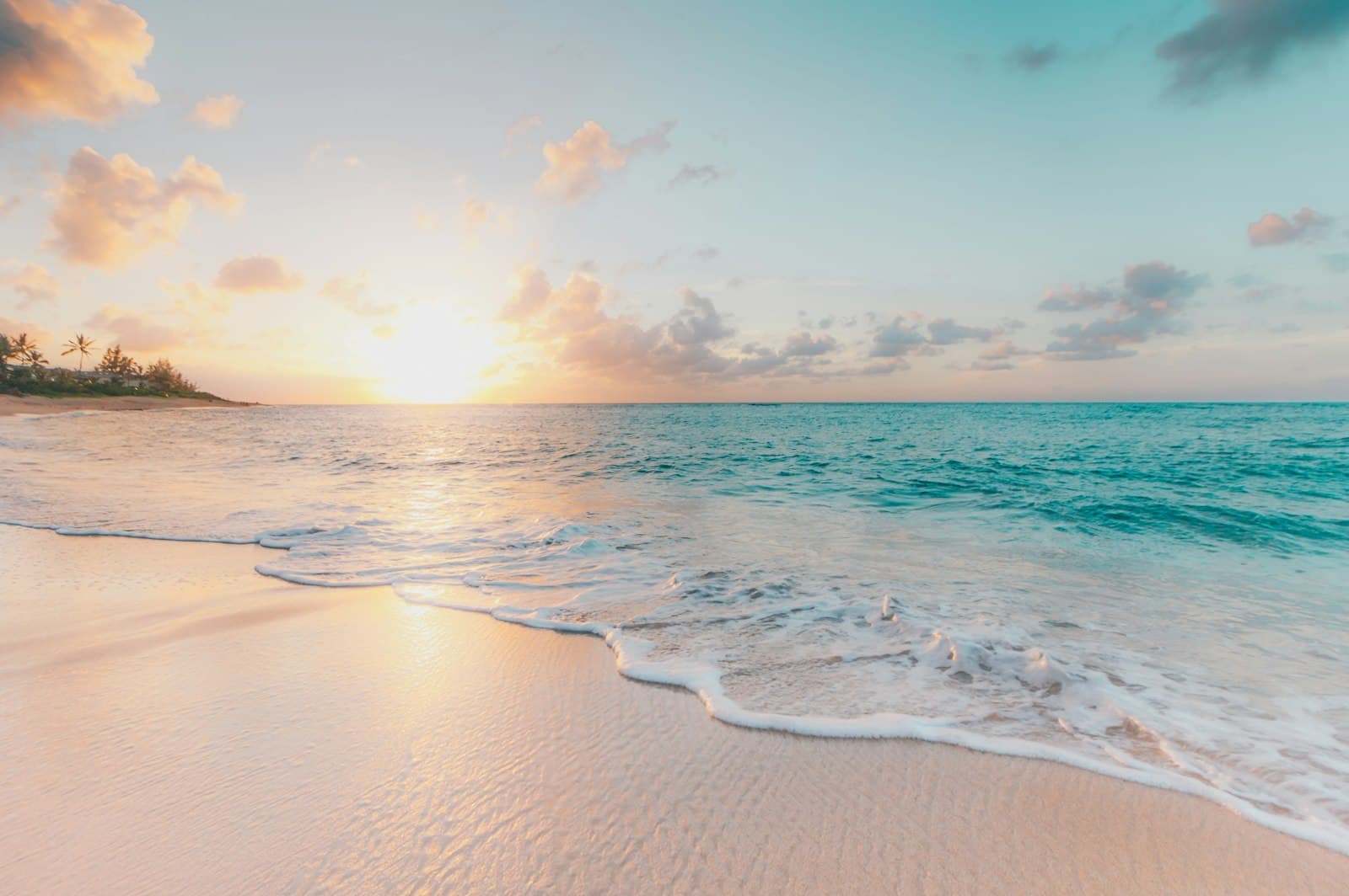Calm ocean horizon at dawn with soft natural light